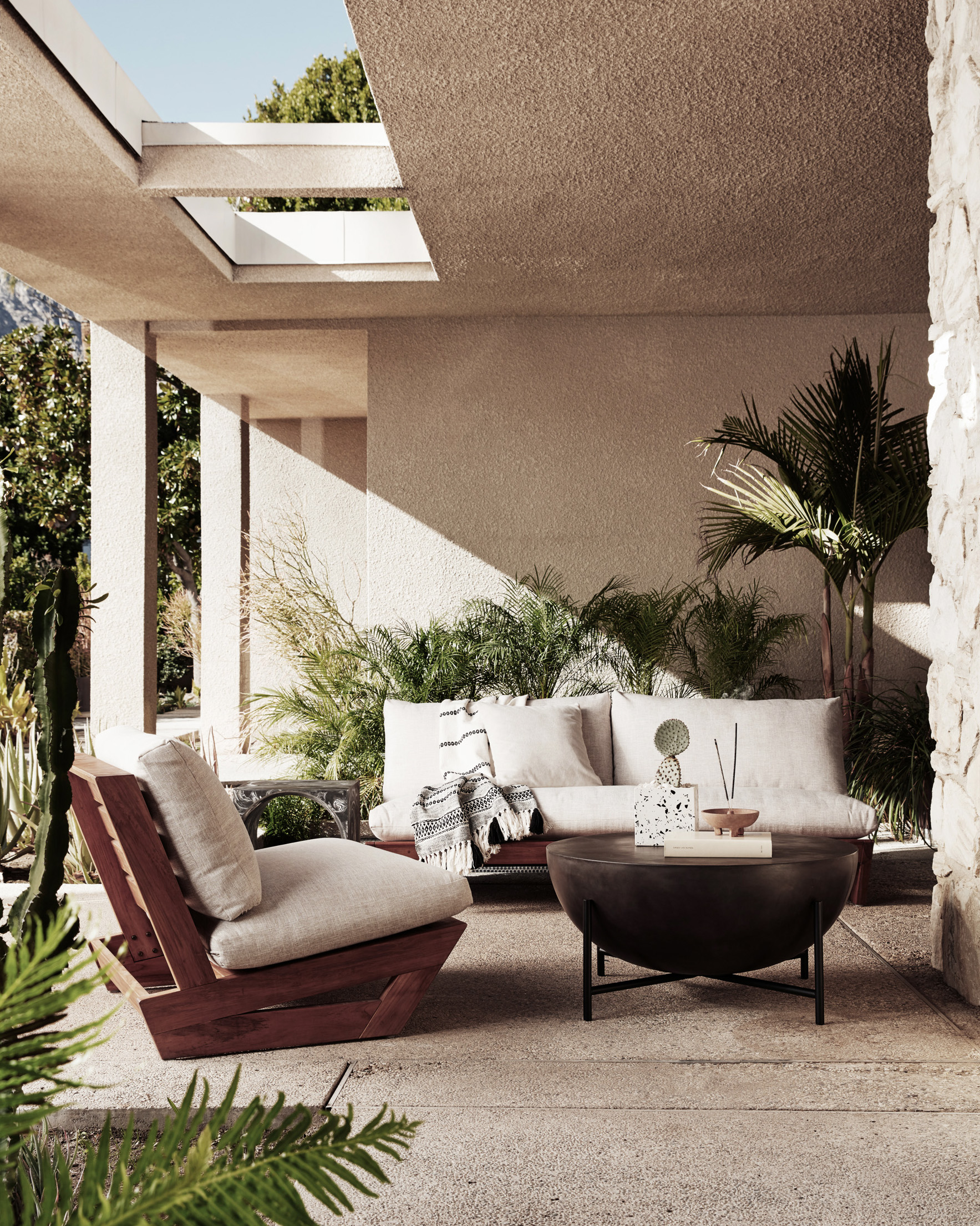 DAMIAN RUSSELL INTERIOR PHOTOGRAPHER LONDON